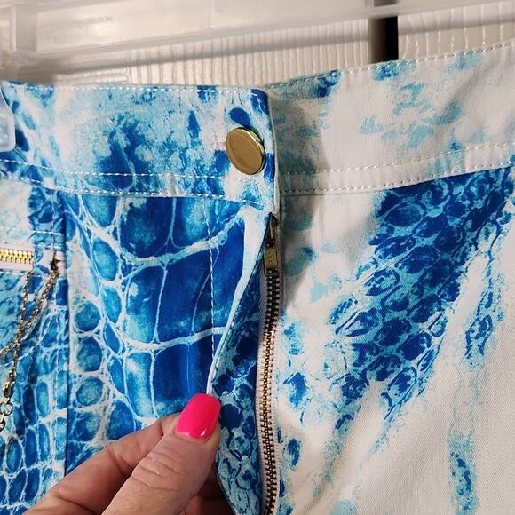 Carlisle Women's Blue & White Alligator Print Knee Length Skirt Size 10 Chains - Picture 8 of 12